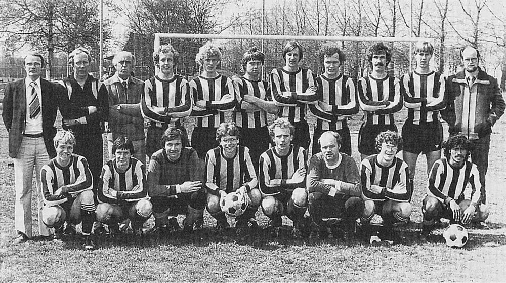 Eerste elftal zondag 1980 kampioen
